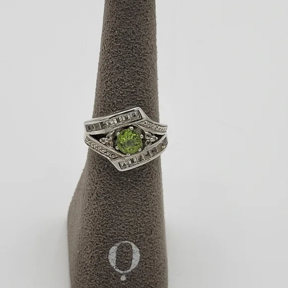 Vintage Sterling Silver 925 Green Peridot Statement Ring - Picture 2 of 11